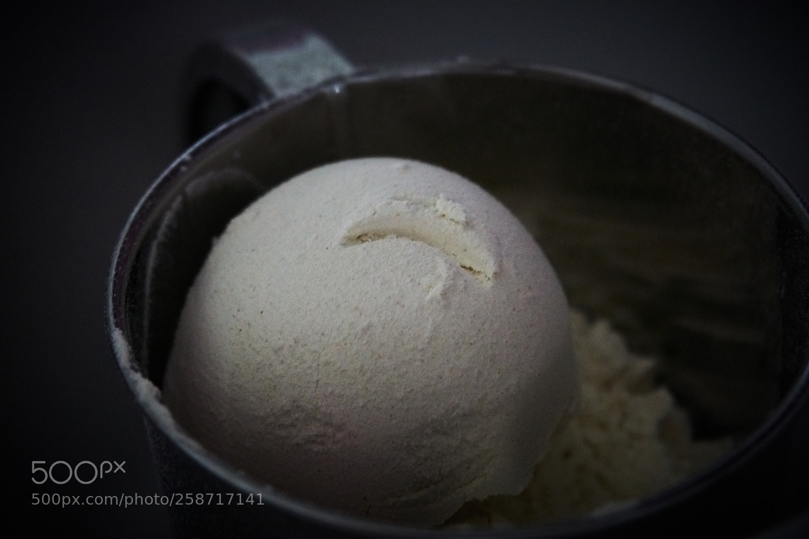 Sony a6000 sample photo. Flour "ice cream scoop" photography