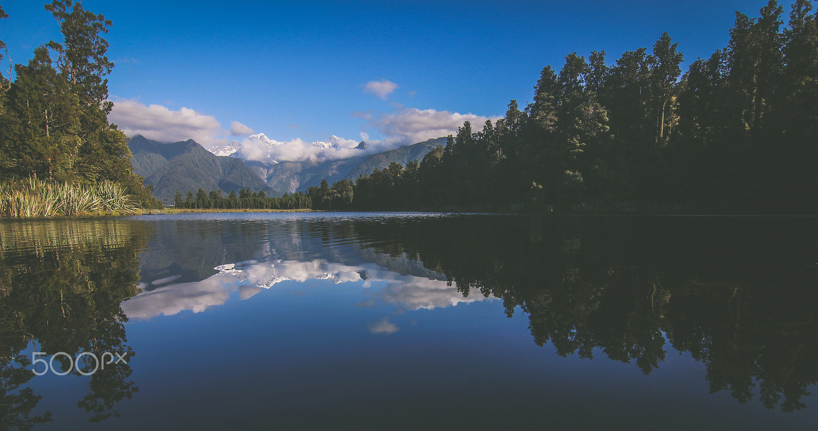 Canon EOS 100D (EOS Rebel SL1 / EOS Kiss X7) sample photo. Reflective lake matheson photography
