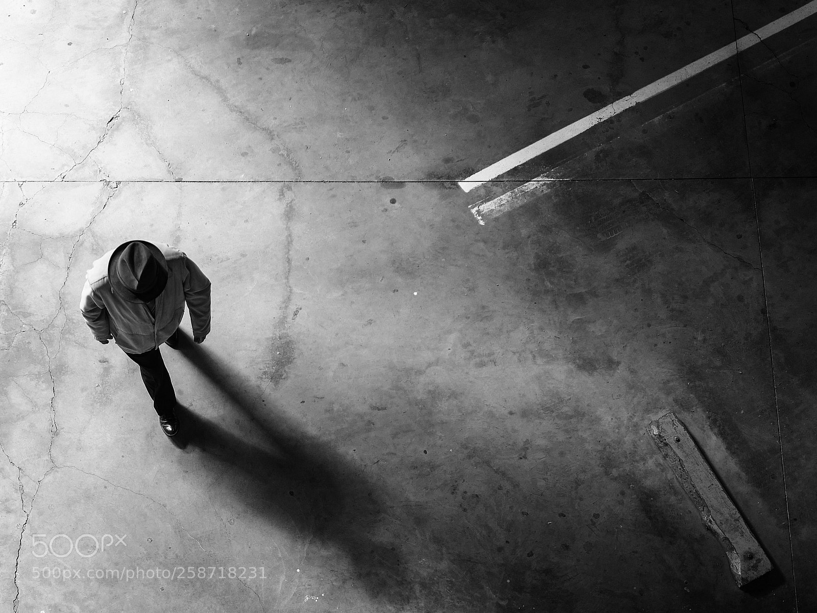 Leica Q (Typ 116) sample photo. Chrome movement with man. photography