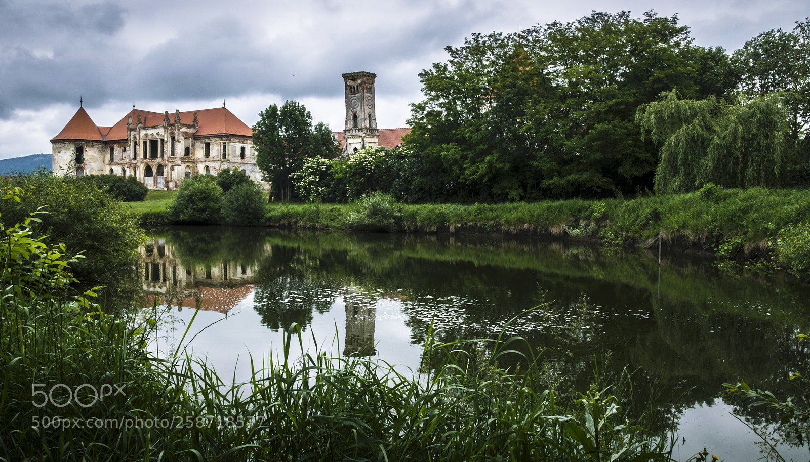 Nikon D5300 sample photo. Banffy castle photography