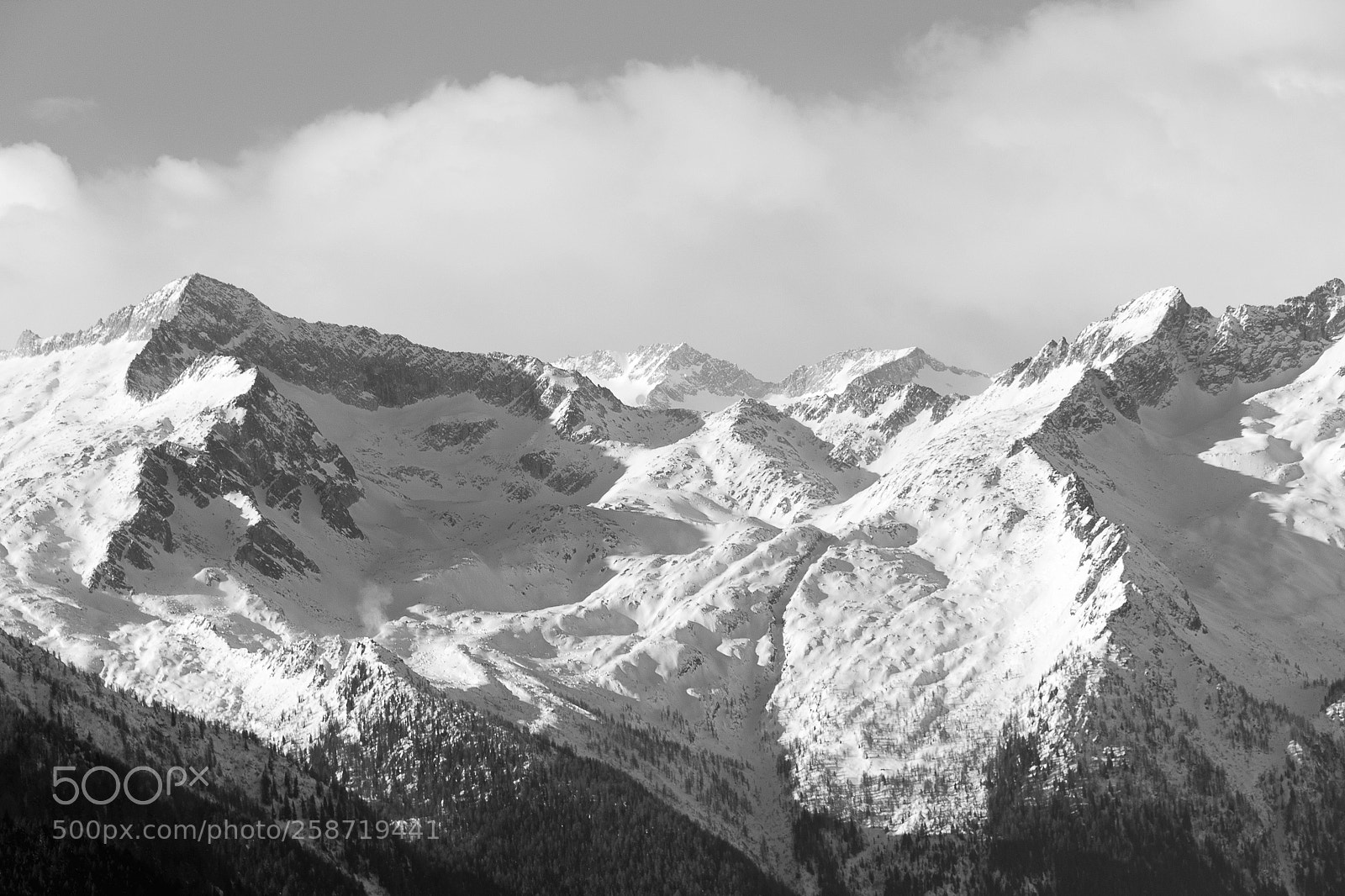 Canon EOS 600D (Rebel EOS T3i / EOS Kiss X5) sample photo. Adamello-presanella winter view photography