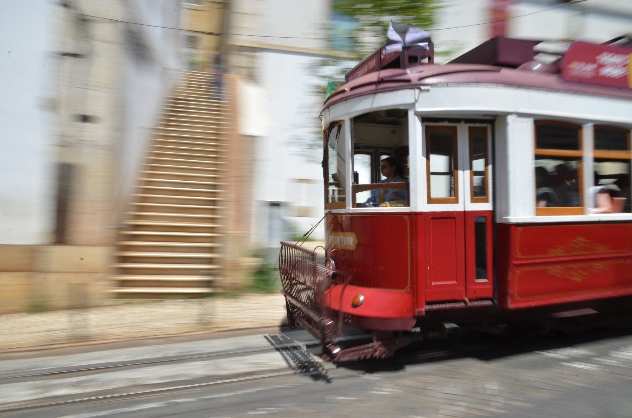 Nikon D7000 sample photo. Tramway lisbonne photography