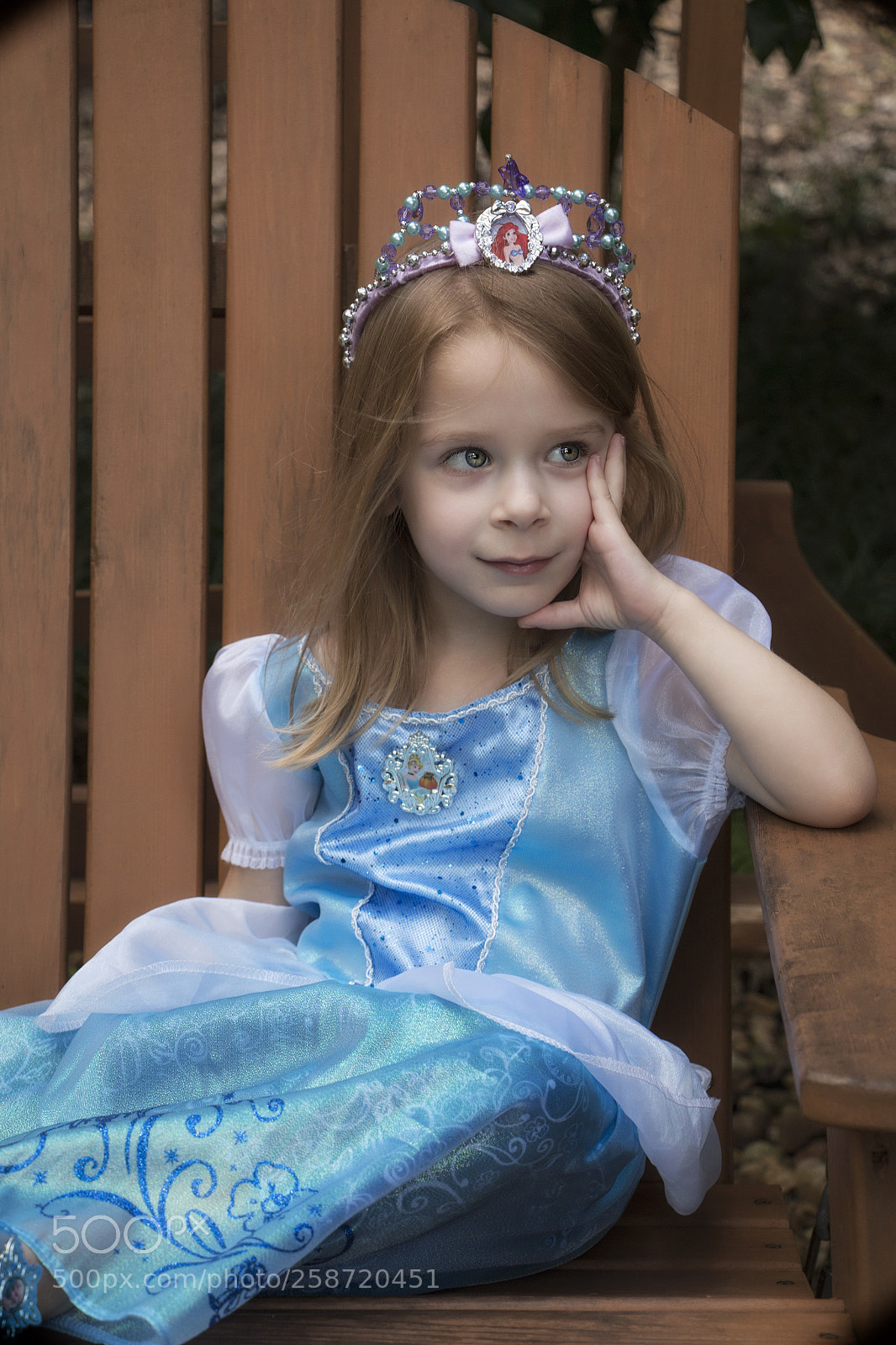 Canon EOS 70D sample photo. Bored princess photography
