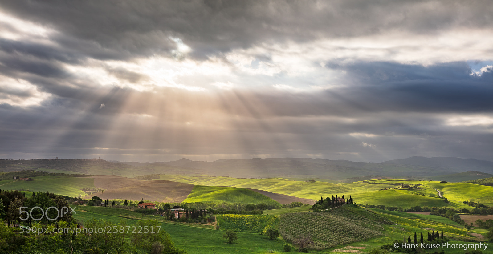 Canon EOS 5DS R sample photo. Divine light over belvedere photography