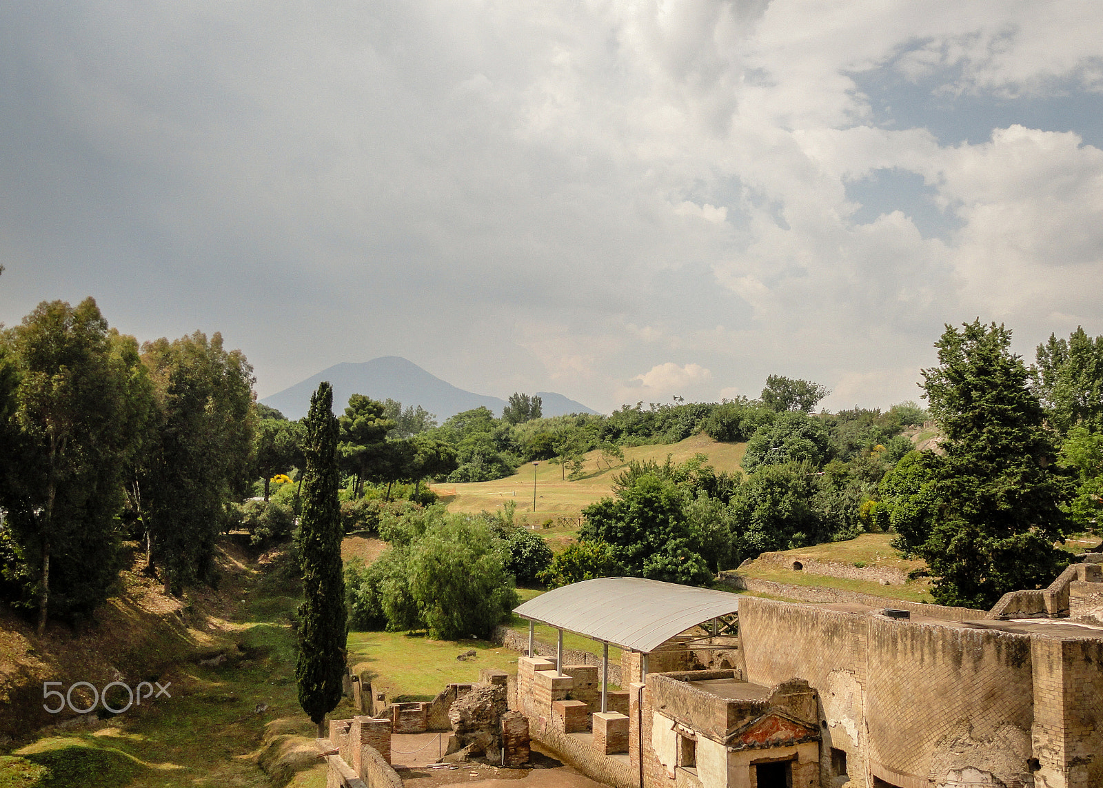 Sony Cyber-shot DSC-H55 sample photo. Ancient italian landscape photography