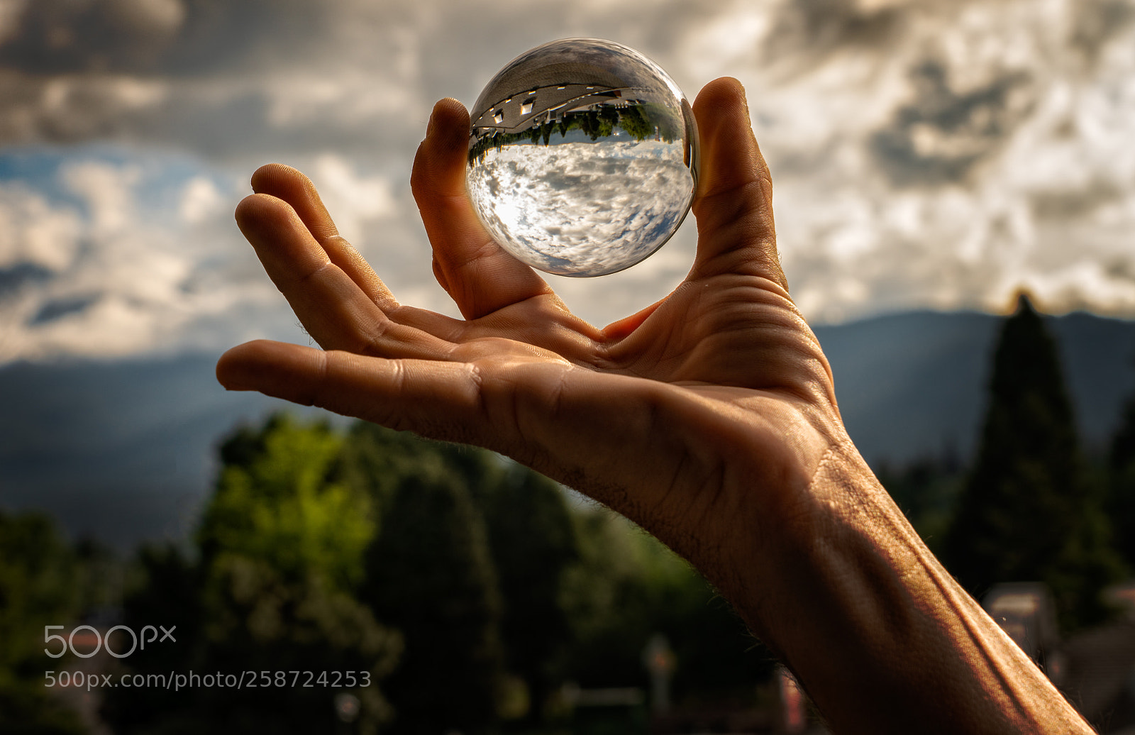 Sony a7R III sample photo. Globe photography