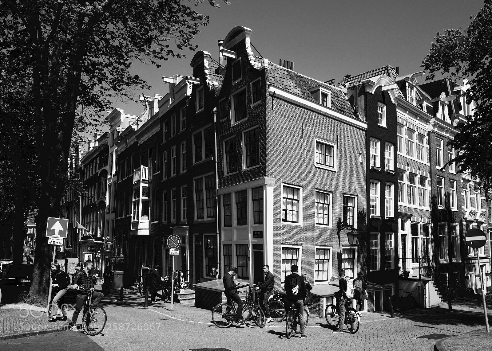 Leica Q (Typ 116) sample photo. Amsterdam street  photography