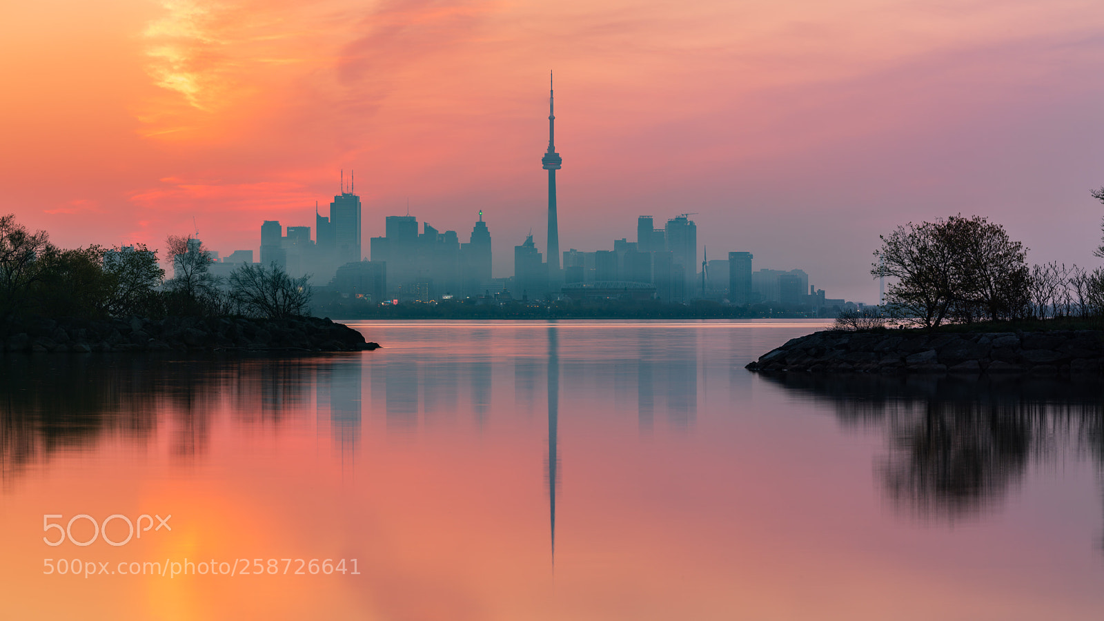 Canon EOS 5D Mark IV sample photo. Toronto skyline at sunrise photography