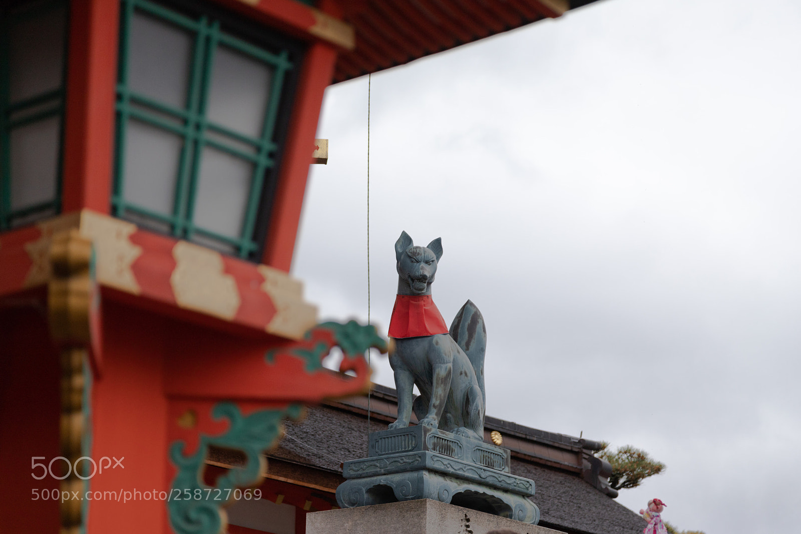 Canon EOS 6D Mark II sample photo. 伏見稲荷大社の御狐様 photography