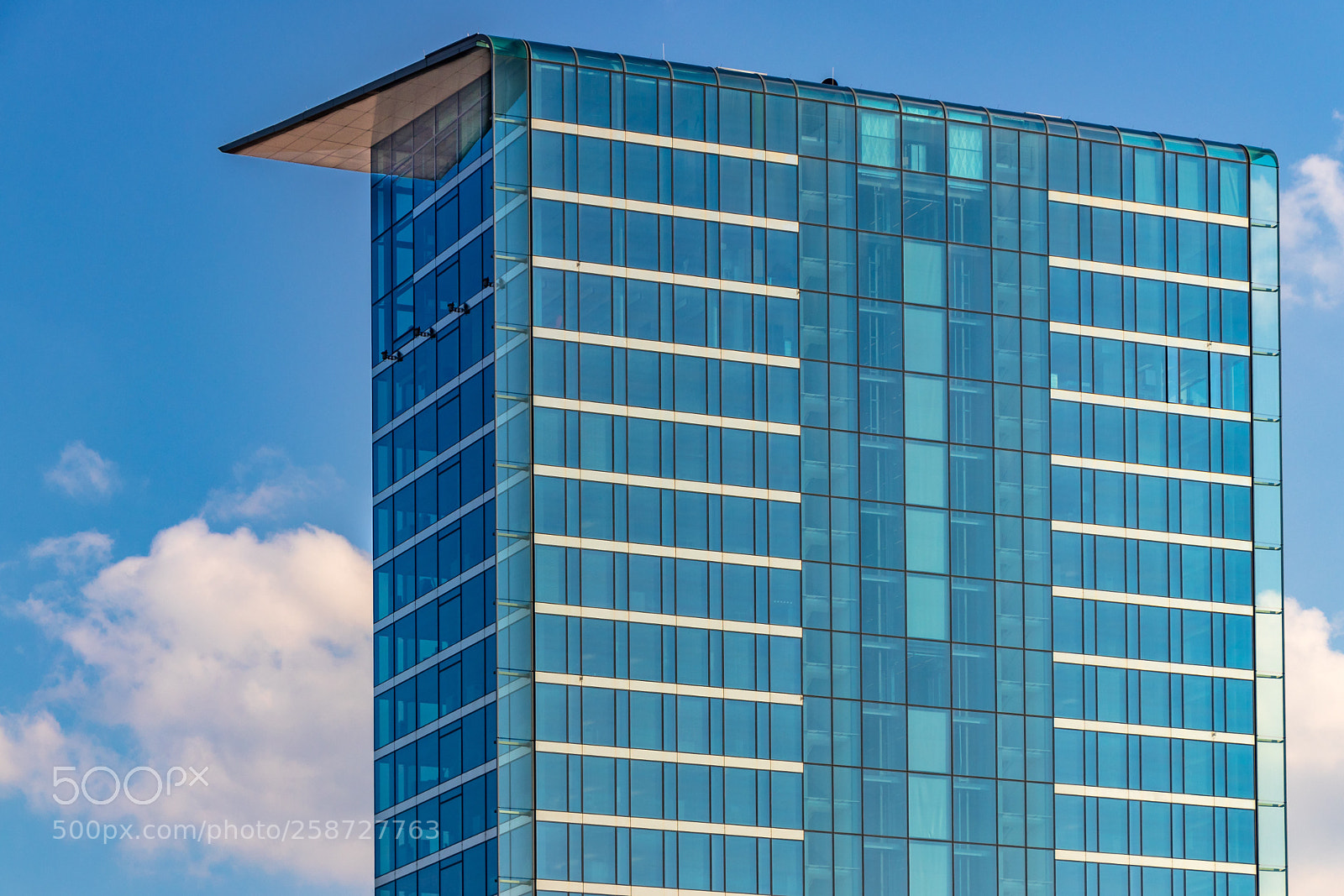 Canon EOS 77D (EOS 9000D / EOS 770D) sample photo. Osram headquater  photography