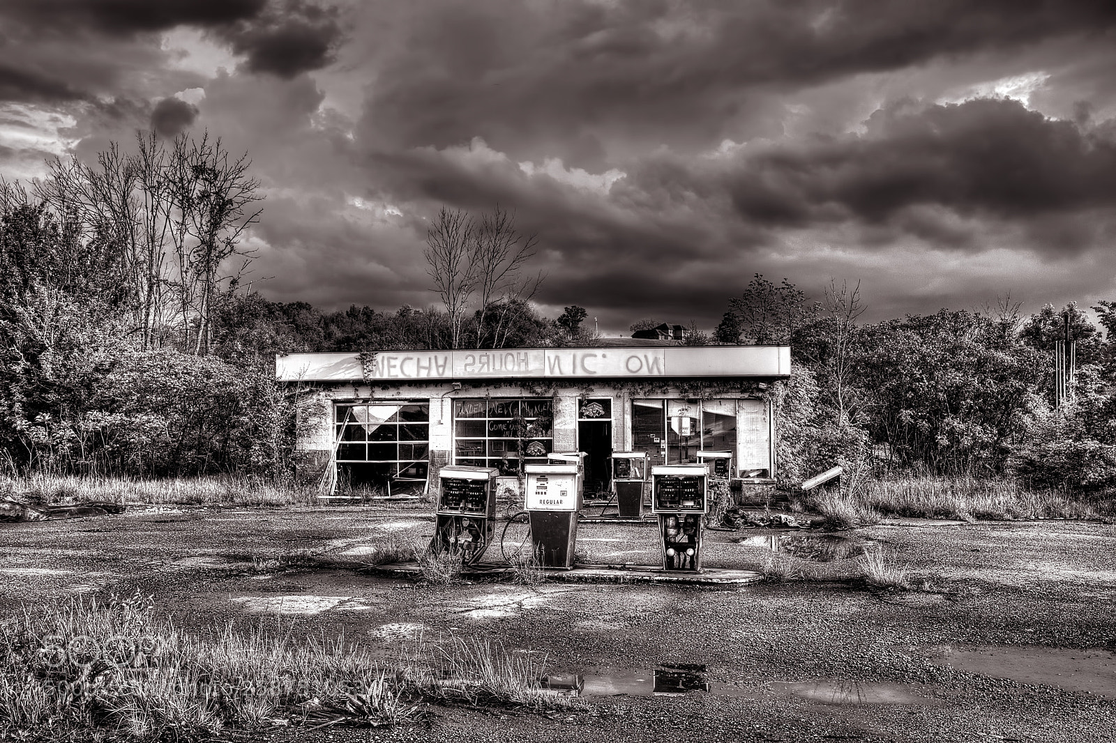 Nikon D7100 sample photo. Abandoned gas station photography