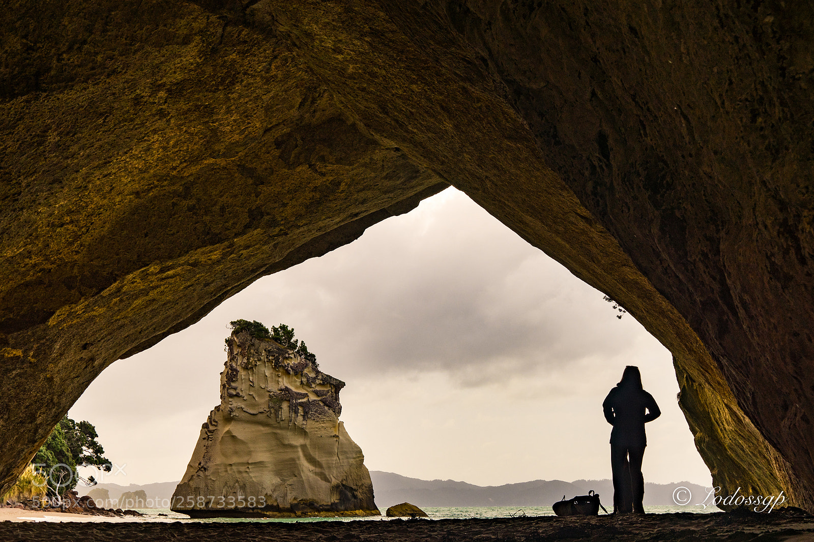 Sony a7 sample photo. Cathedral cove new zealand photography