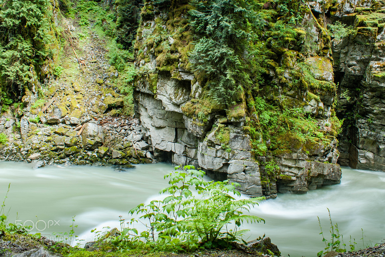 Sony Alpha DSLR-A200 sample photo. River flows 3 photography