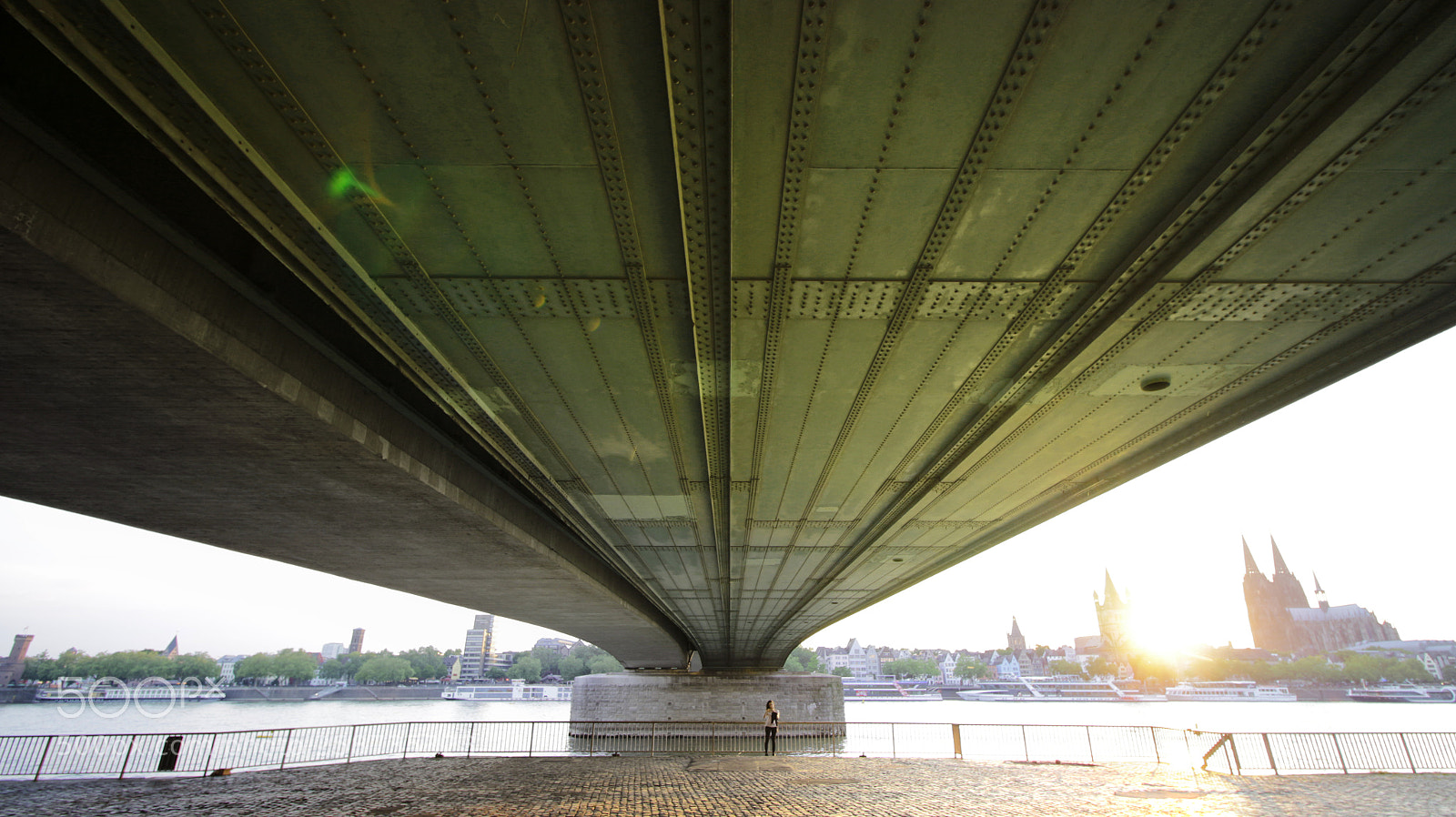 Canon EOS 700D (EOS Rebel T5i / EOS Kiss X7i) sample photo. Under the bridge photography