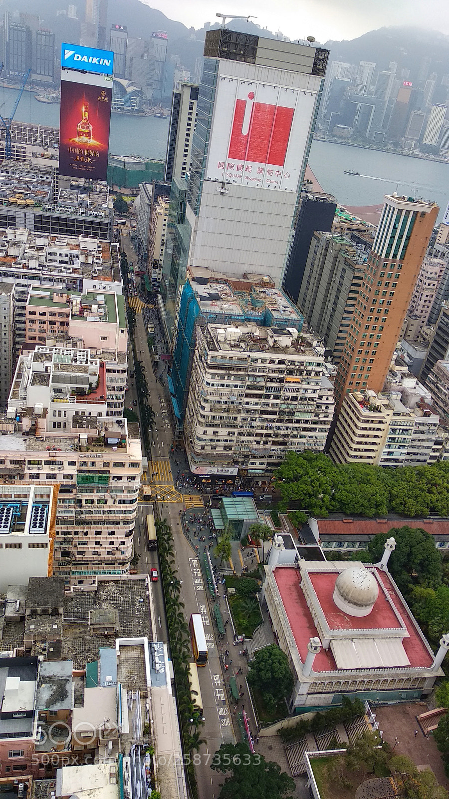 Xiaomi Mi A1 sample photo. The long and busy photography