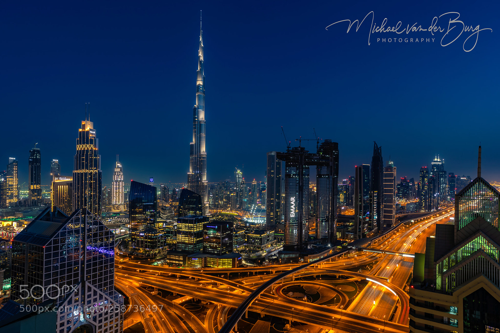 Canon EOS 5D Mark IV sample photo. Downtown dubai photography