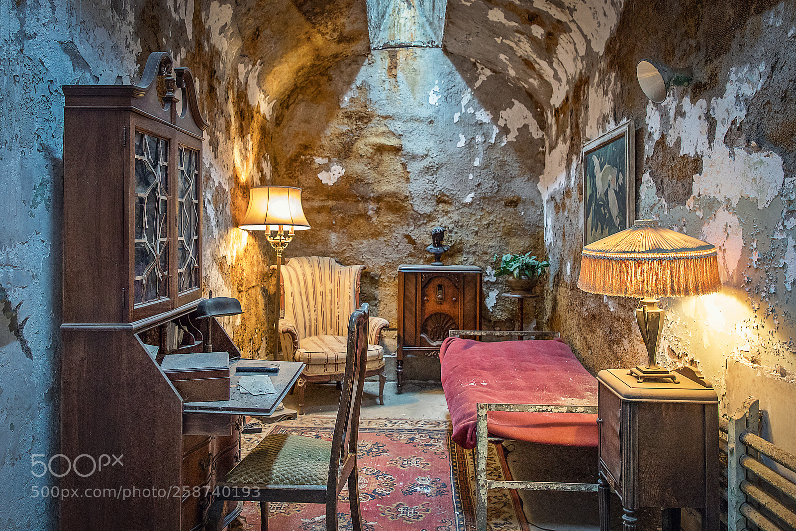 Canon EOS 5D Mark IV sample photo. Al capone's cell photography