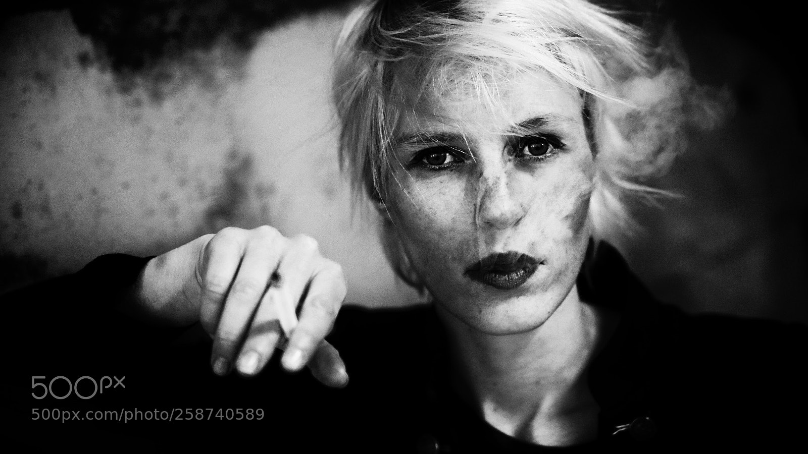 Canon EOS 5D Mark IV sample photo. Presence photography