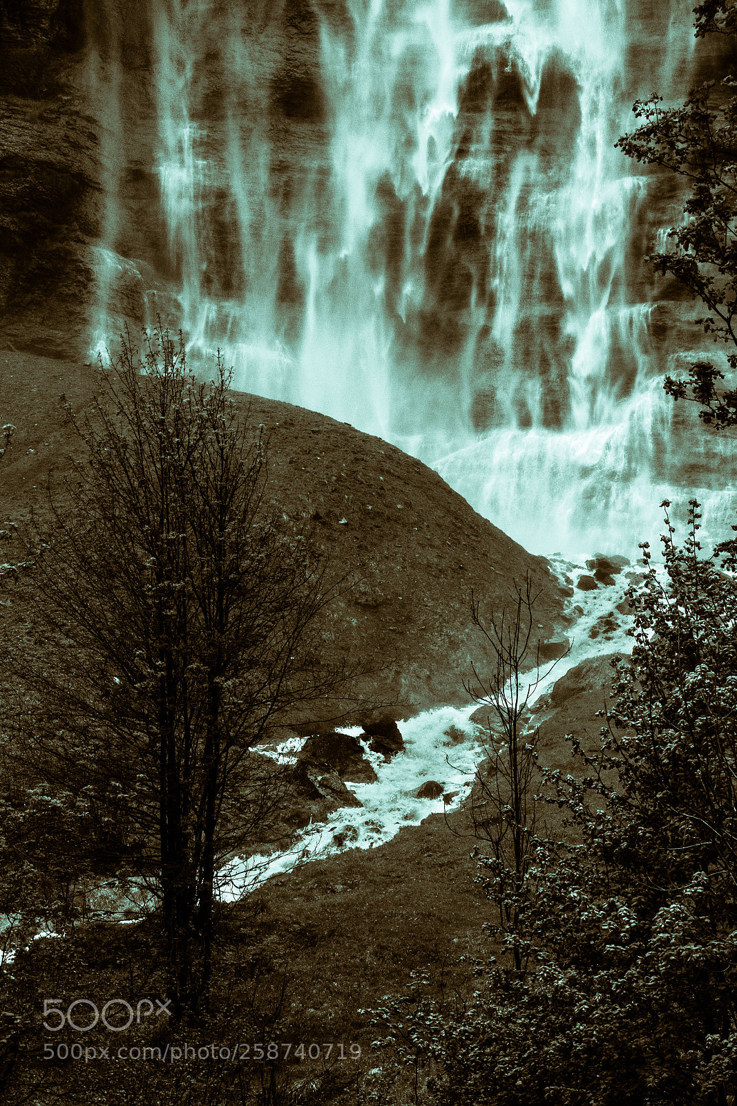 Canon EOS 7D sample photo. On the rocks photography