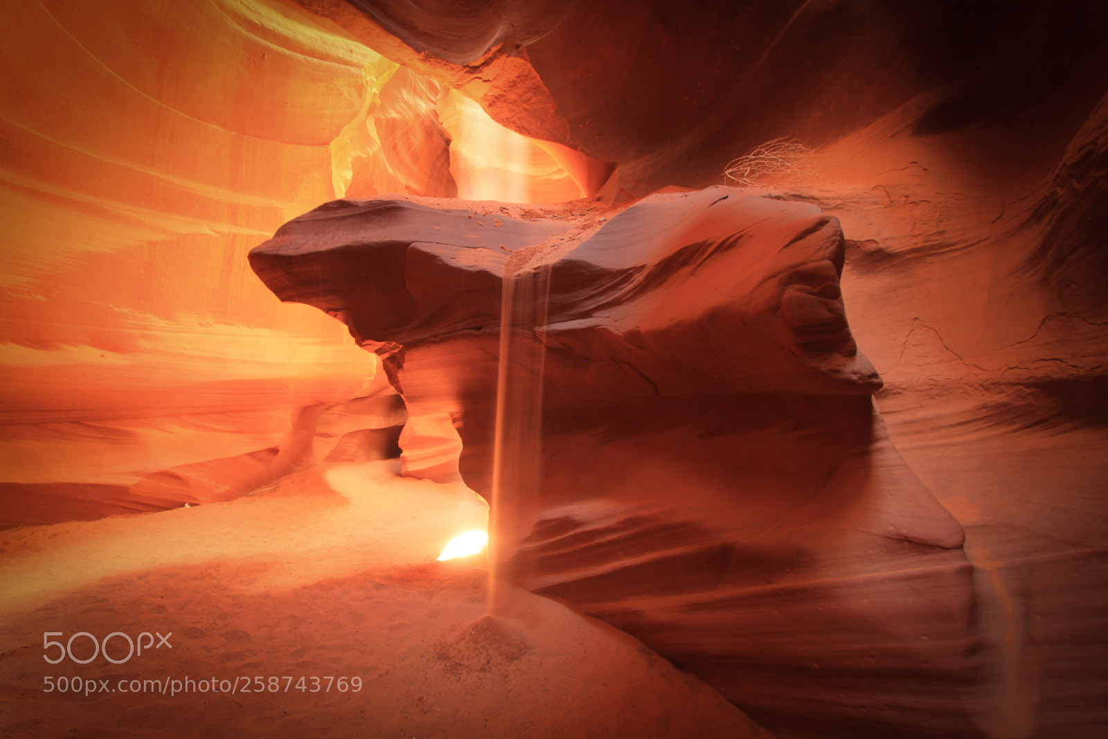 Canon EOS 500D (EOS Rebel T1i / EOS Kiss X3) sample photo. Upper antelope canyon photography