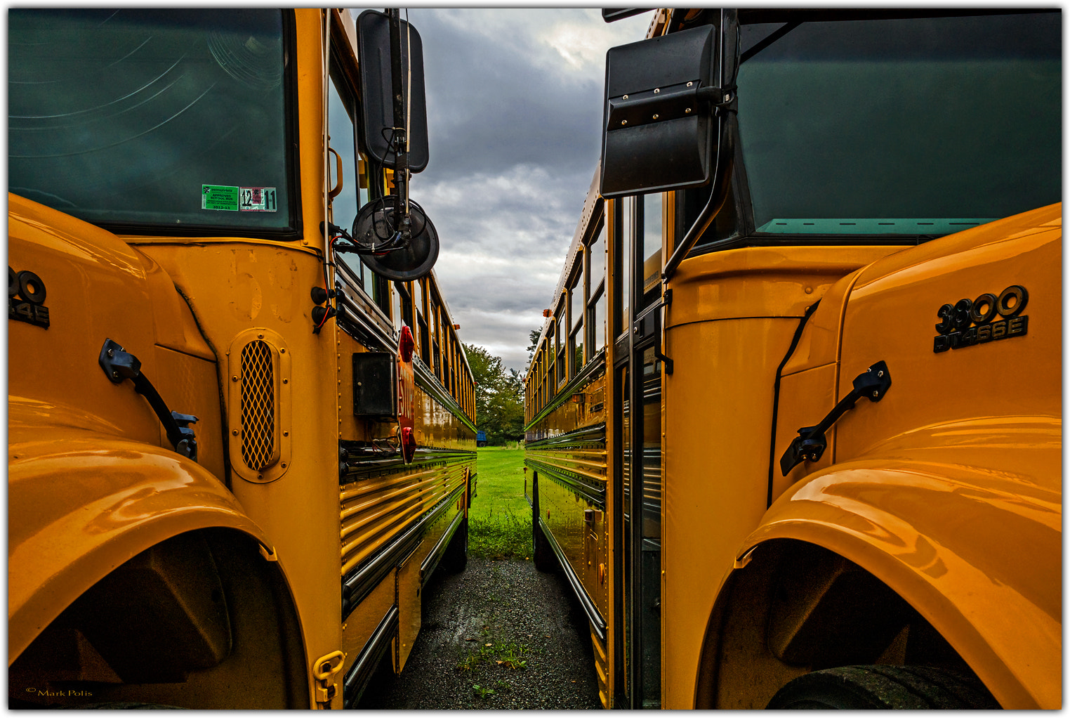 Leica M9 sample photo. Buses juxtaposed fltd photography