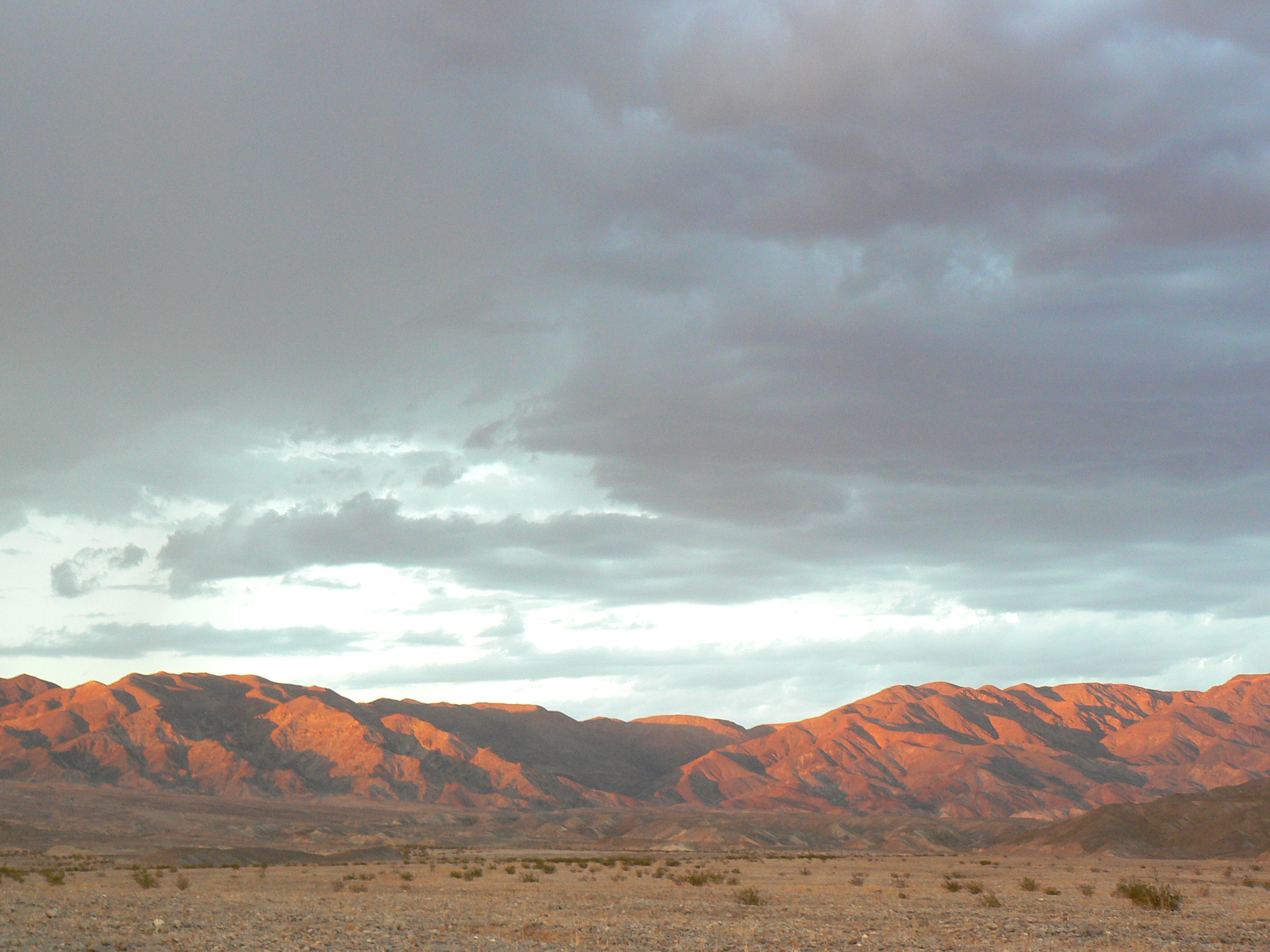 Panasonic DMC-FZ7 sample photo. Death valley mountains photography