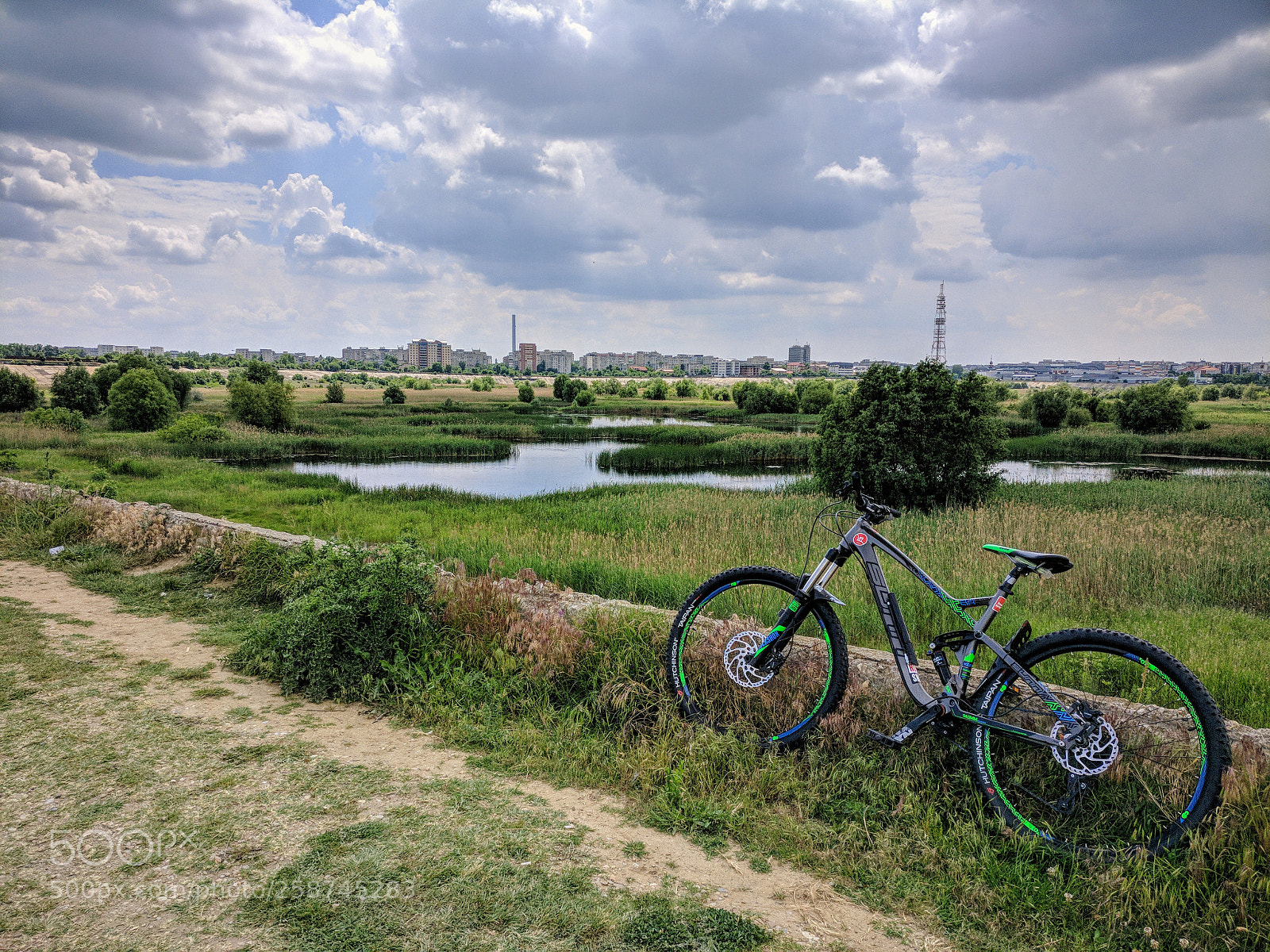 OnePlus A3003 sample photo. Enduro bike ride photography