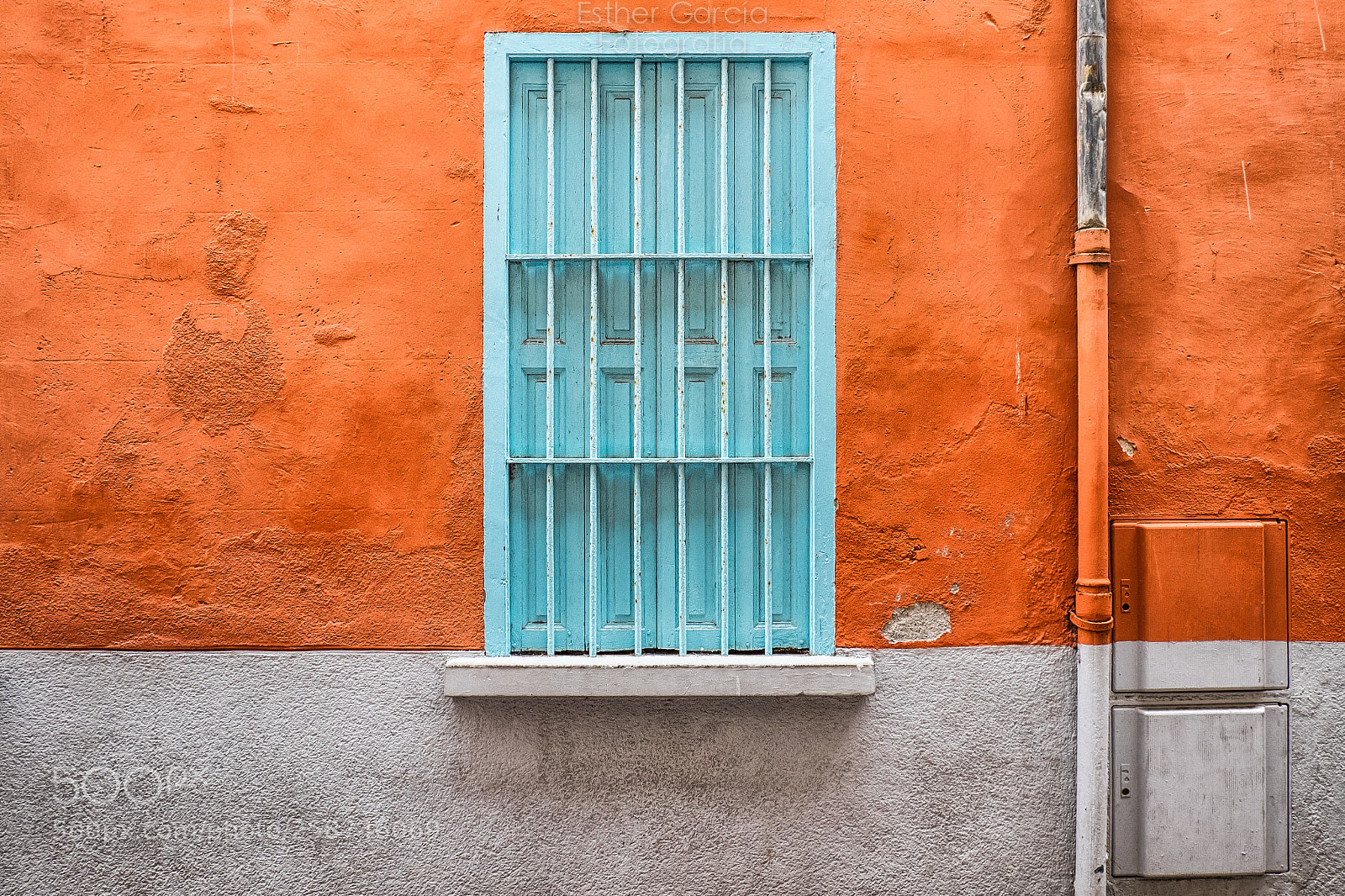 Fujifilm X-T1 sample photo. Window blue & orange photography
