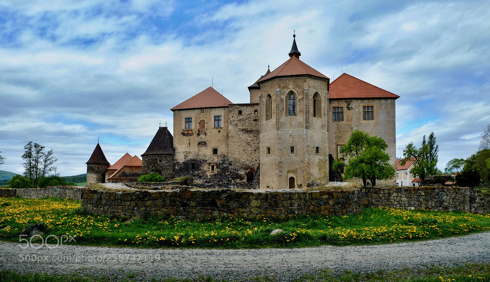 Fujifilm X-E1 sample photo. Mysterious castle photography