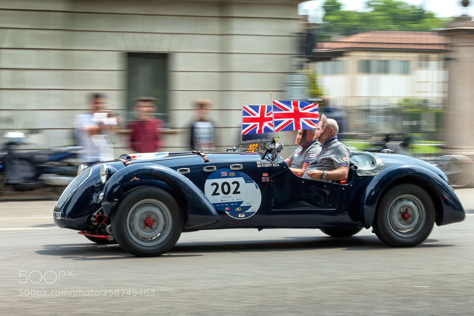 Canon EOS 5D Mark II sample photo. Harry and meghan racing photography