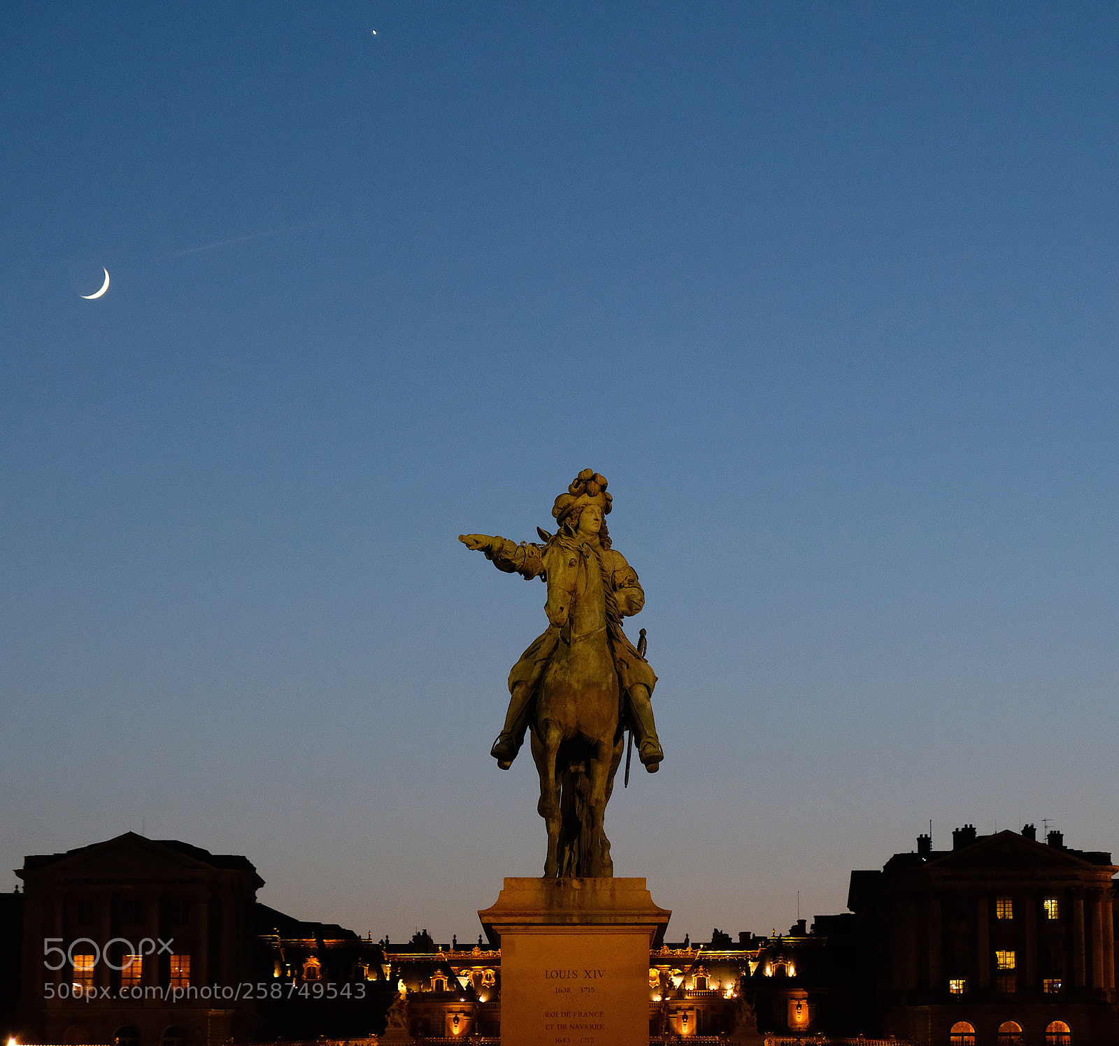 Fujifilm X-T20 sample photo. Sun (and moon) king photography