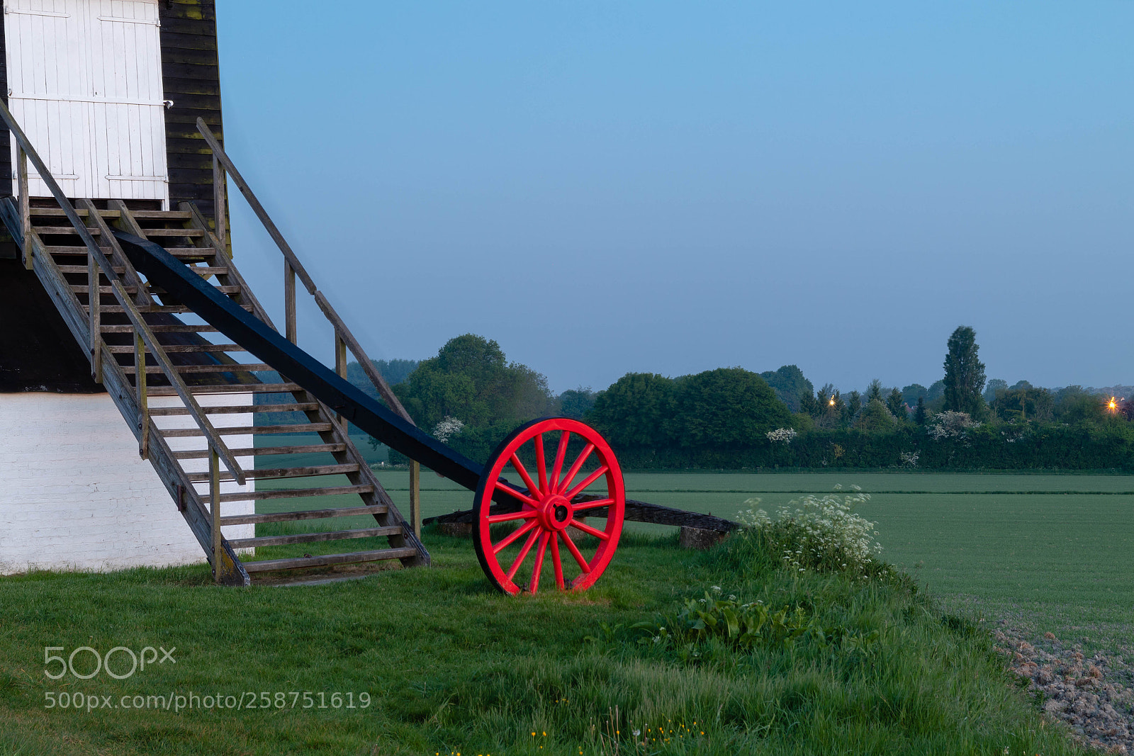 Canon EOS 1300D (EOS Rebel T6 / EOS Kiss X80) sample photo. Pitstone windmill photography