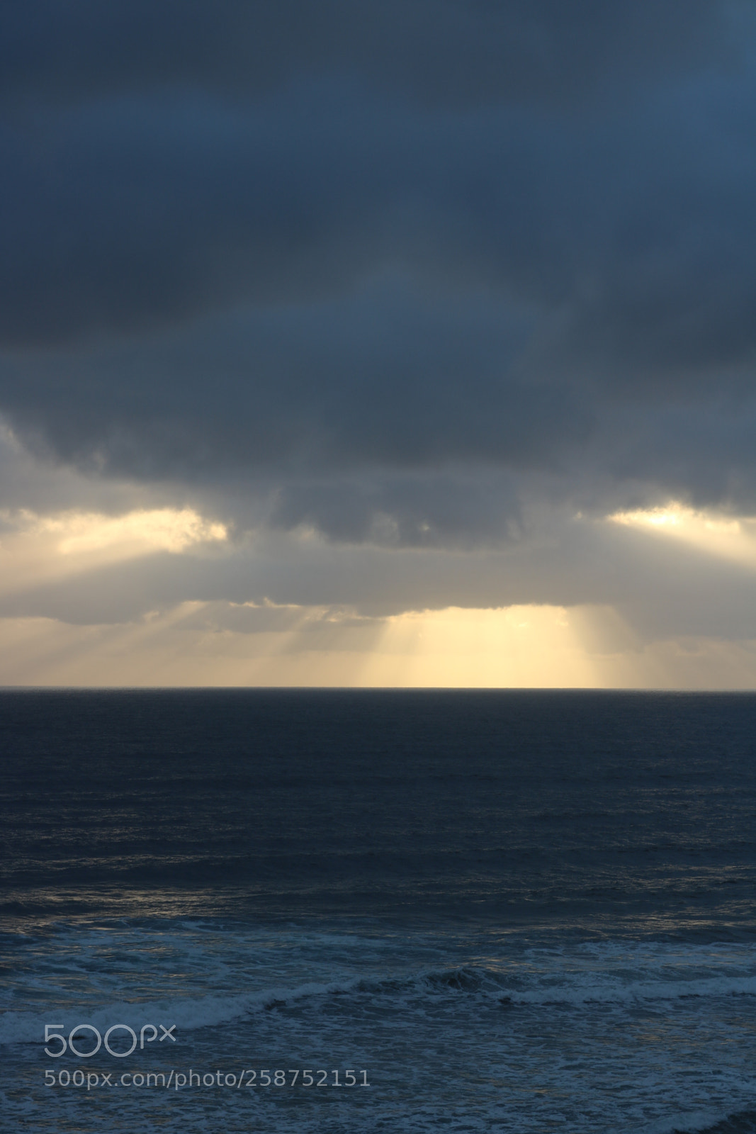 Canon EOS 750D (EOS Rebel T6i / EOS Kiss X8i) sample photo. Encinatas california sun rays photography