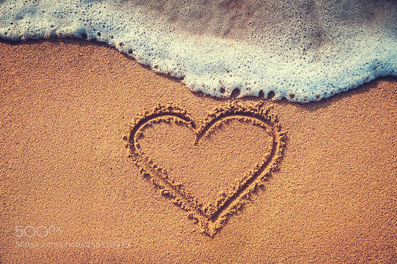 Sony a7R II sample photo. Drawing heart on the photography