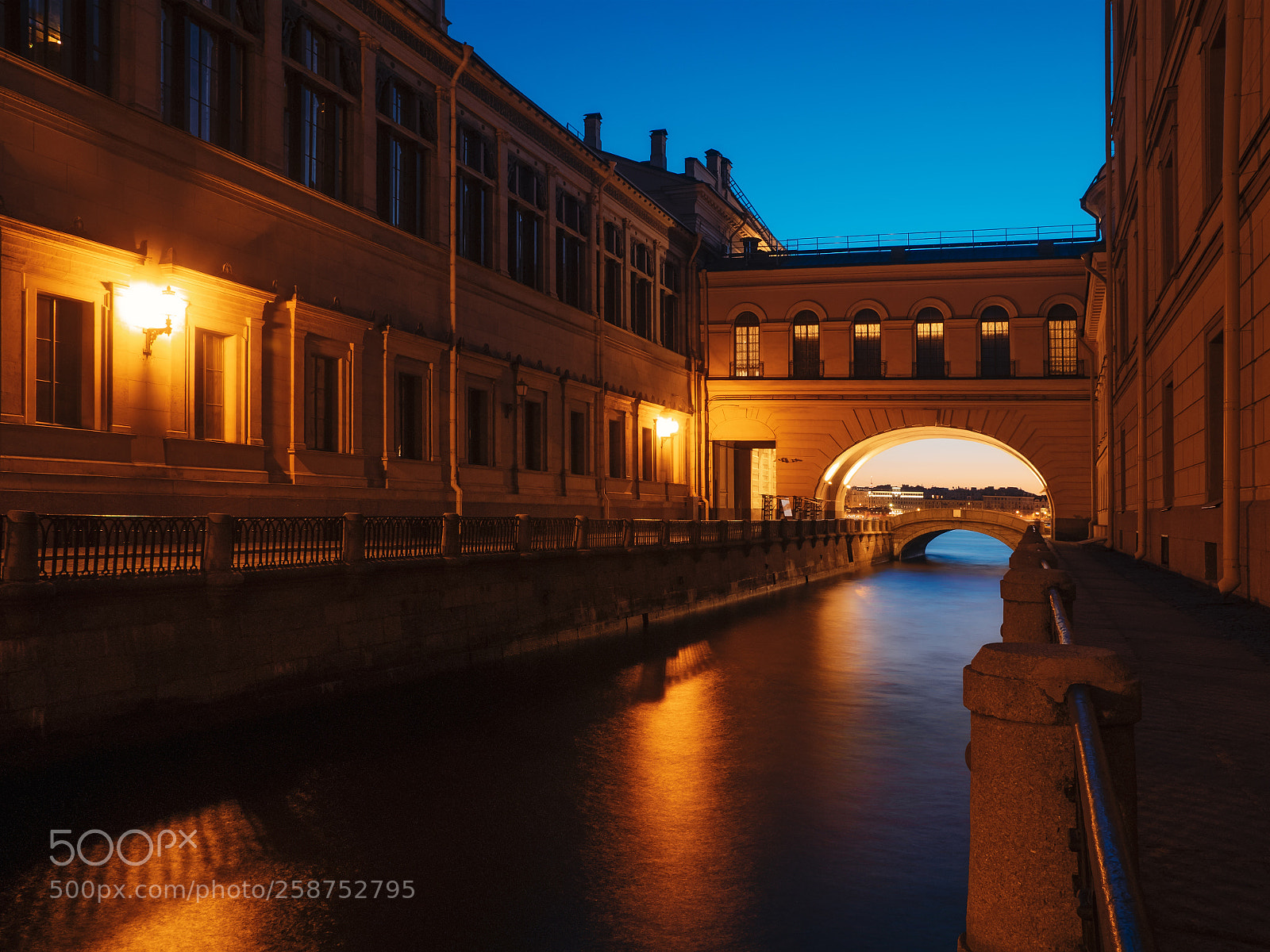 Olympus OM-D E-M1 sample photo. Evening saint-petersburg, russia photography