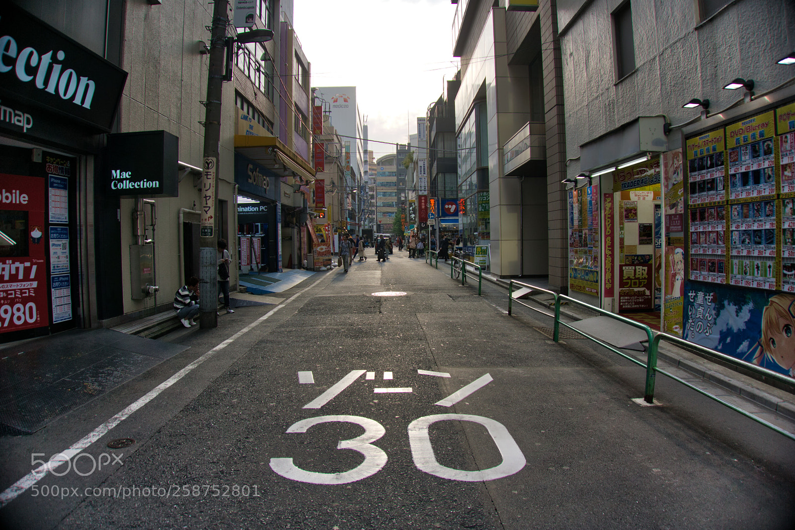 Sony a6000 sample photo. Almost empty streets of photography