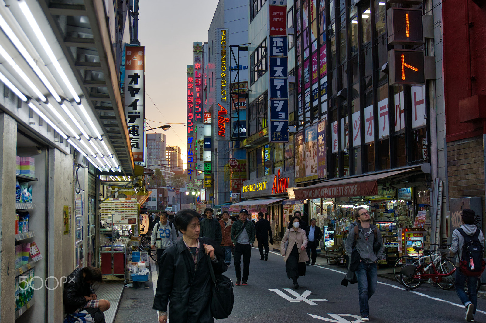 Sony a6000 + Sony E 18-50mm F4-5.6 sample photo. Tokyo streets photography
