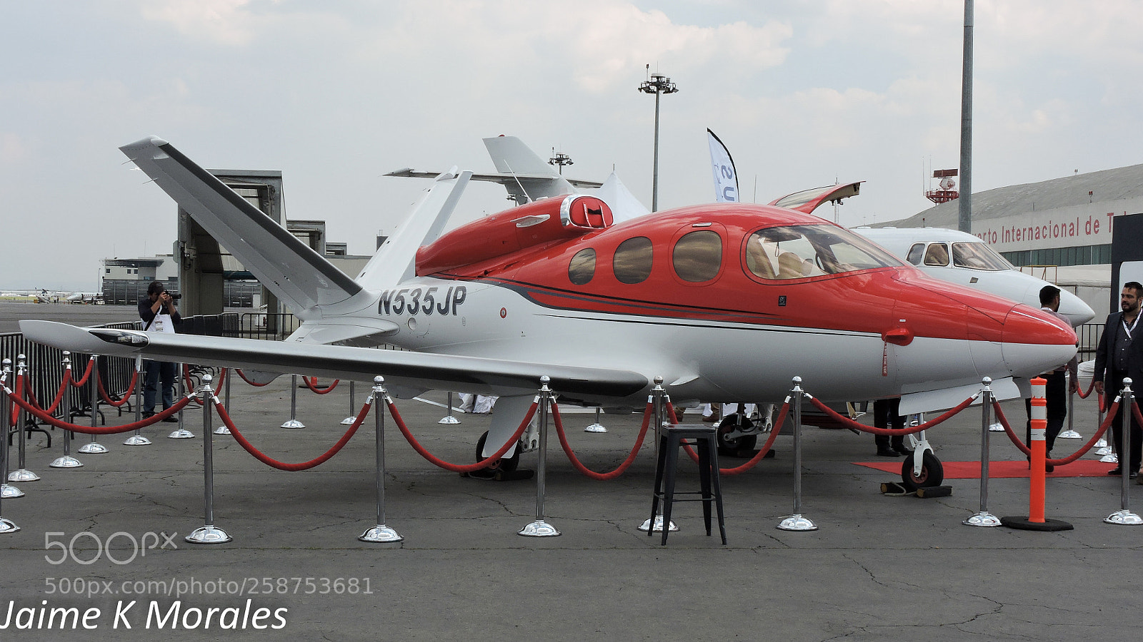 Nikon Coolpix P600 sample photo. Cirrus jet photography