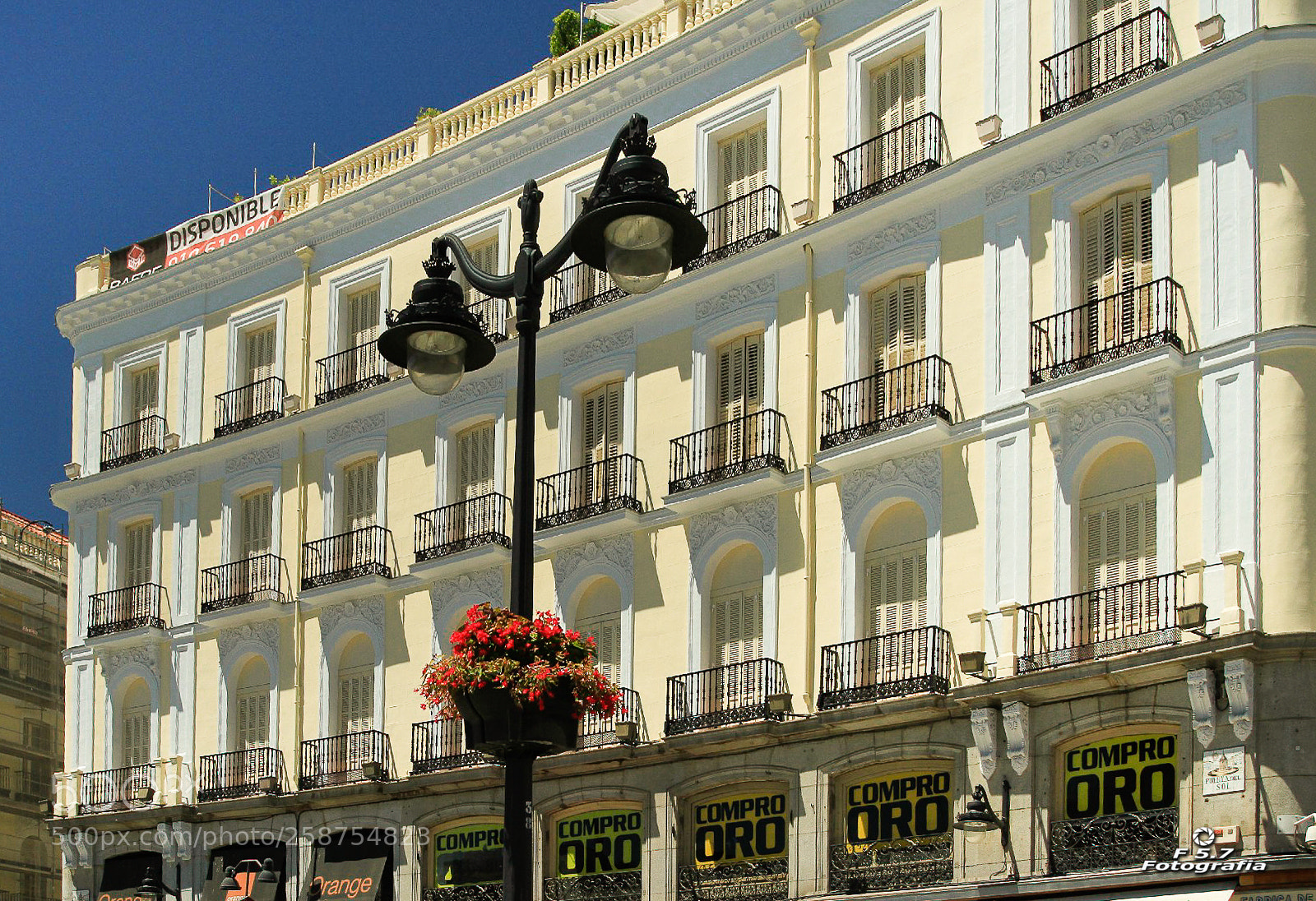 Canon EOS 7D sample photo. Contrastes - madrid photography