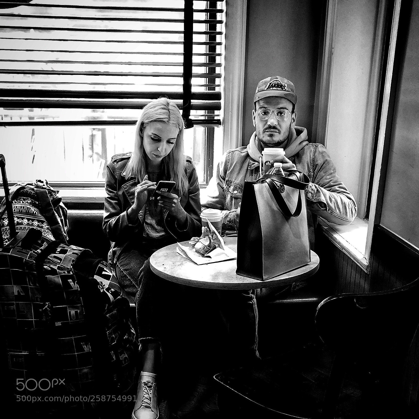 Apple iPhone X sample photo. Travelers on coffee break photography