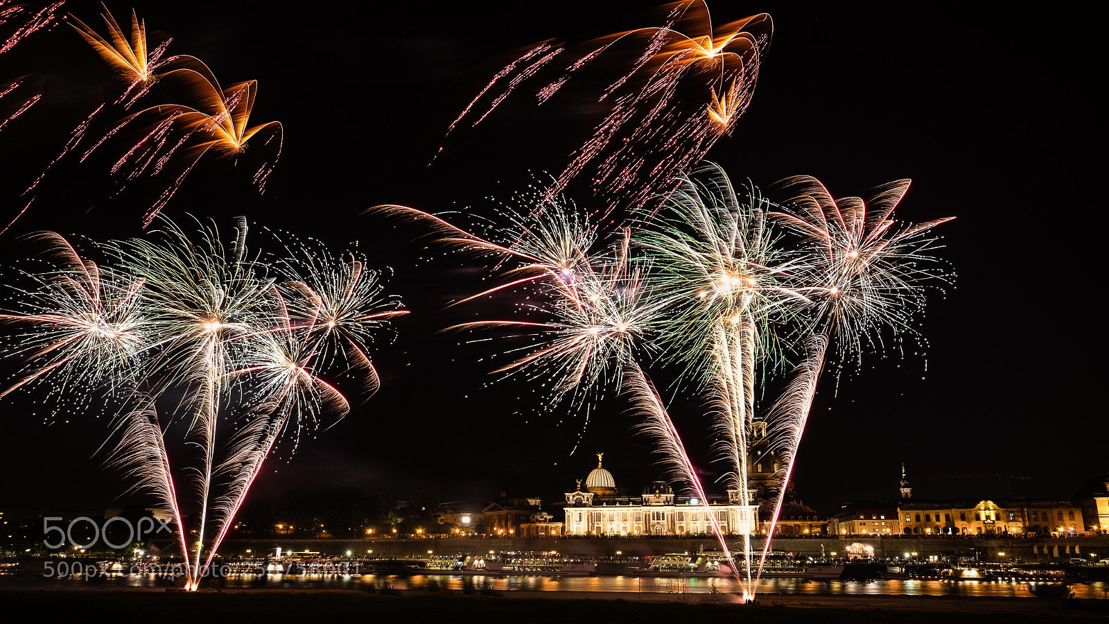 Canon EOS 5D Mark IV sample photo. Fireworks photography