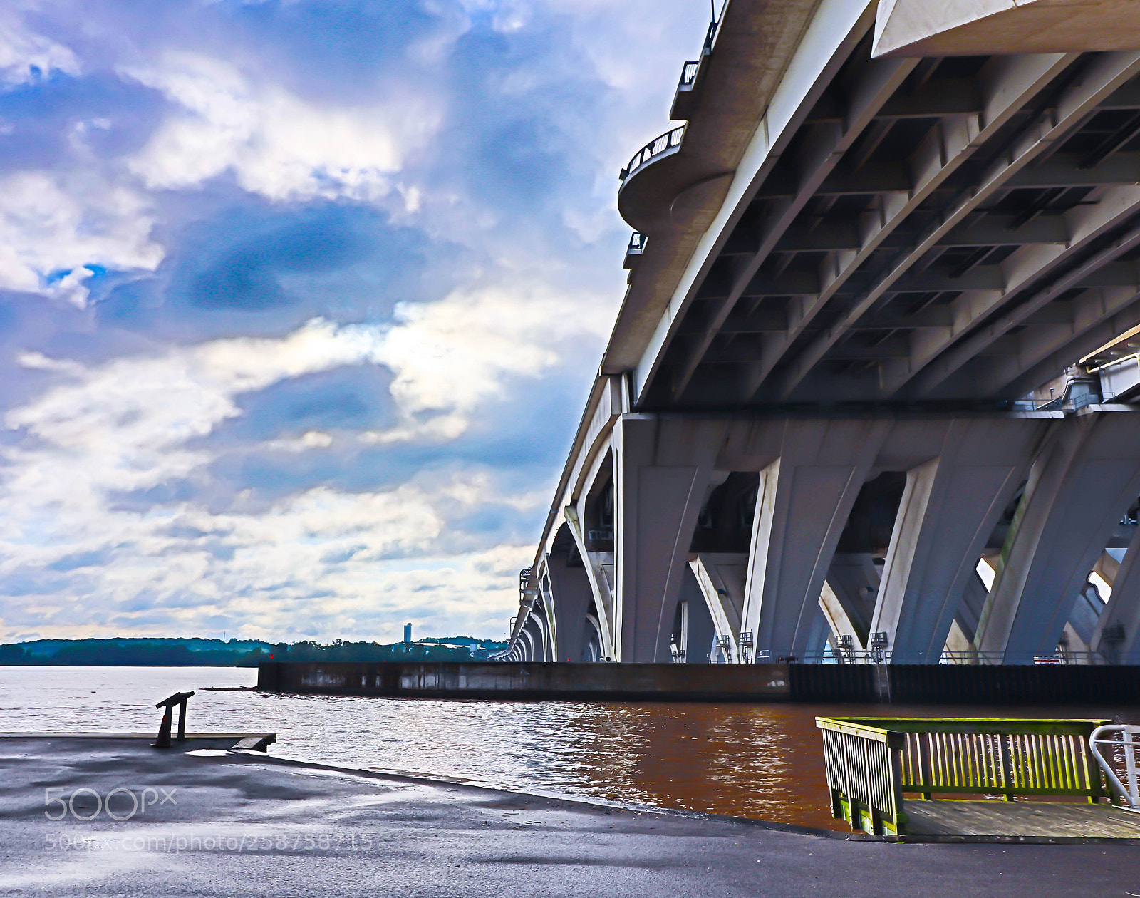 Canon EOS 800D (EOS Rebel T7i / EOS Kiss X9i) sample photo. Under the wilson bridge photography