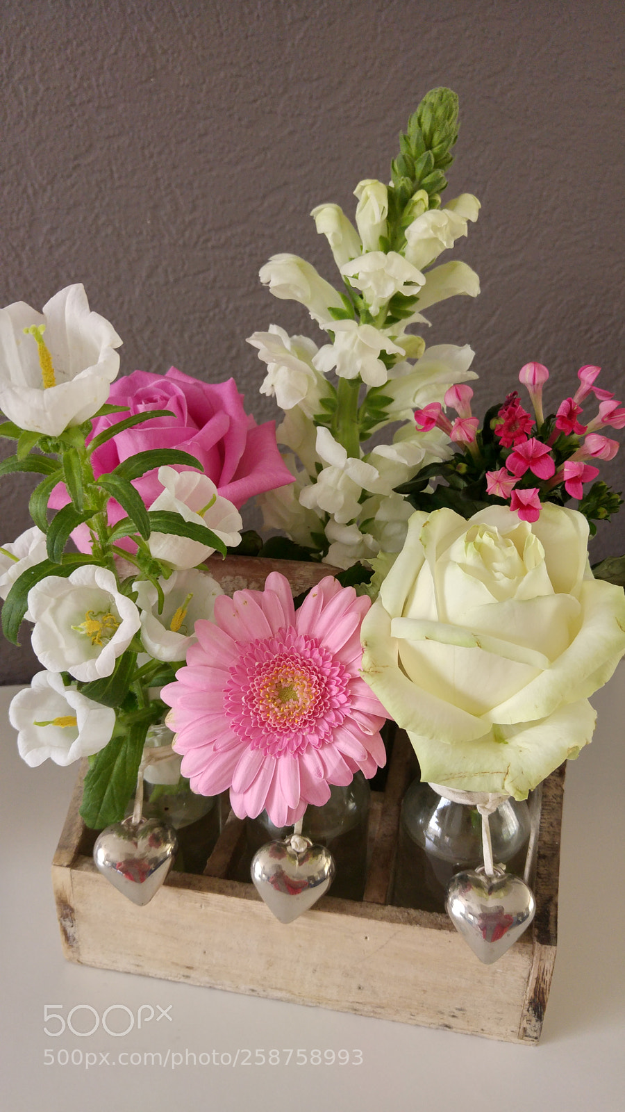 LG G4 sample photo. Flowers at home photography