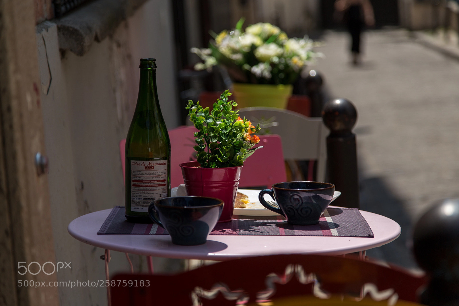 Canon EOS 6D sample photo. Resting after walking montmartre photography