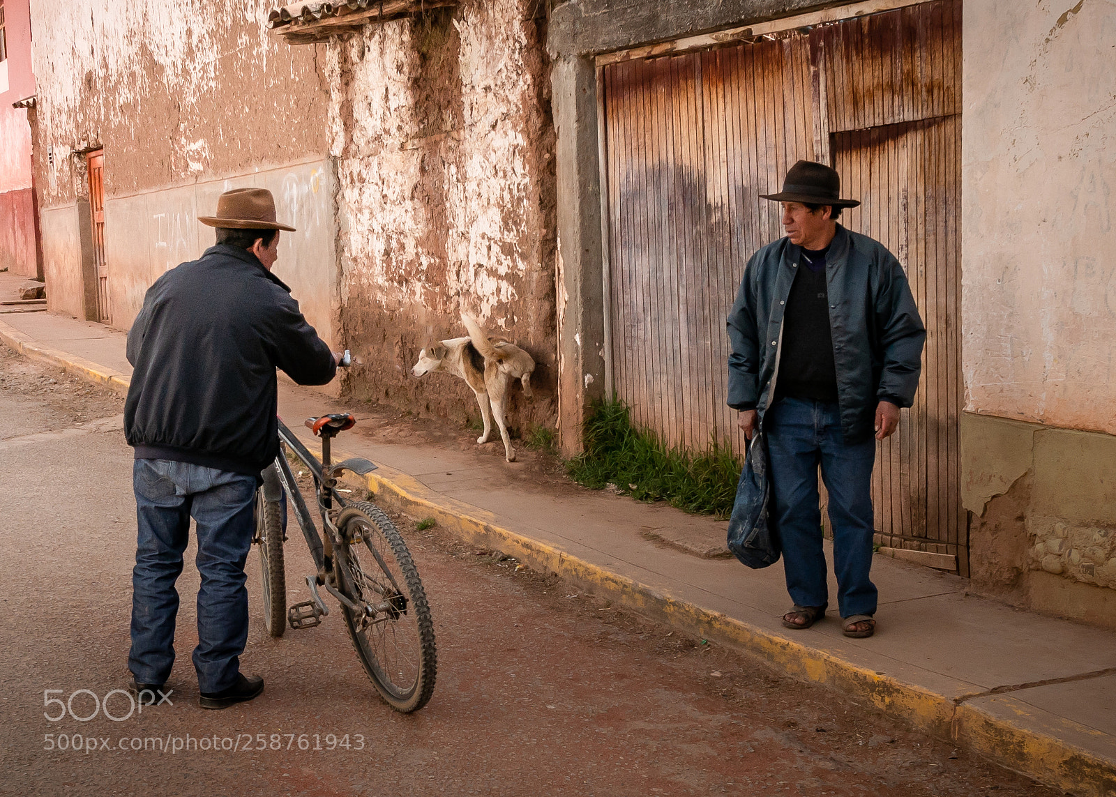 Sony a6500 sample photo. The conversation photography