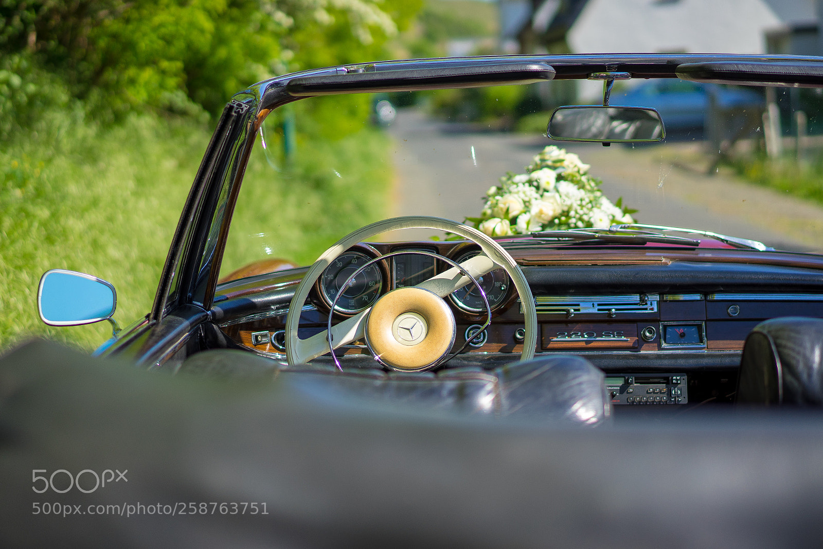 Sony a7 II sample photo. Waiting for the bride photography