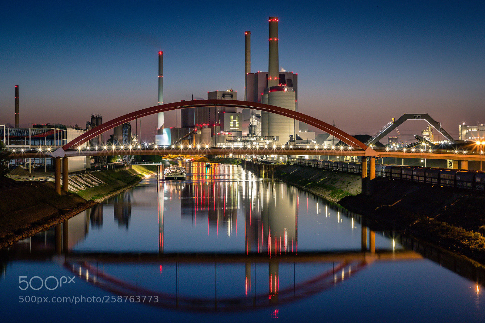 Canon EOS 6D Mark II sample photo. Mannheim power station photography