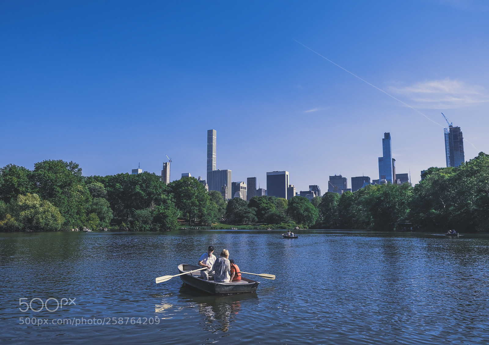 Fujifilm X-T20 sample photo. Boat ride in central photography