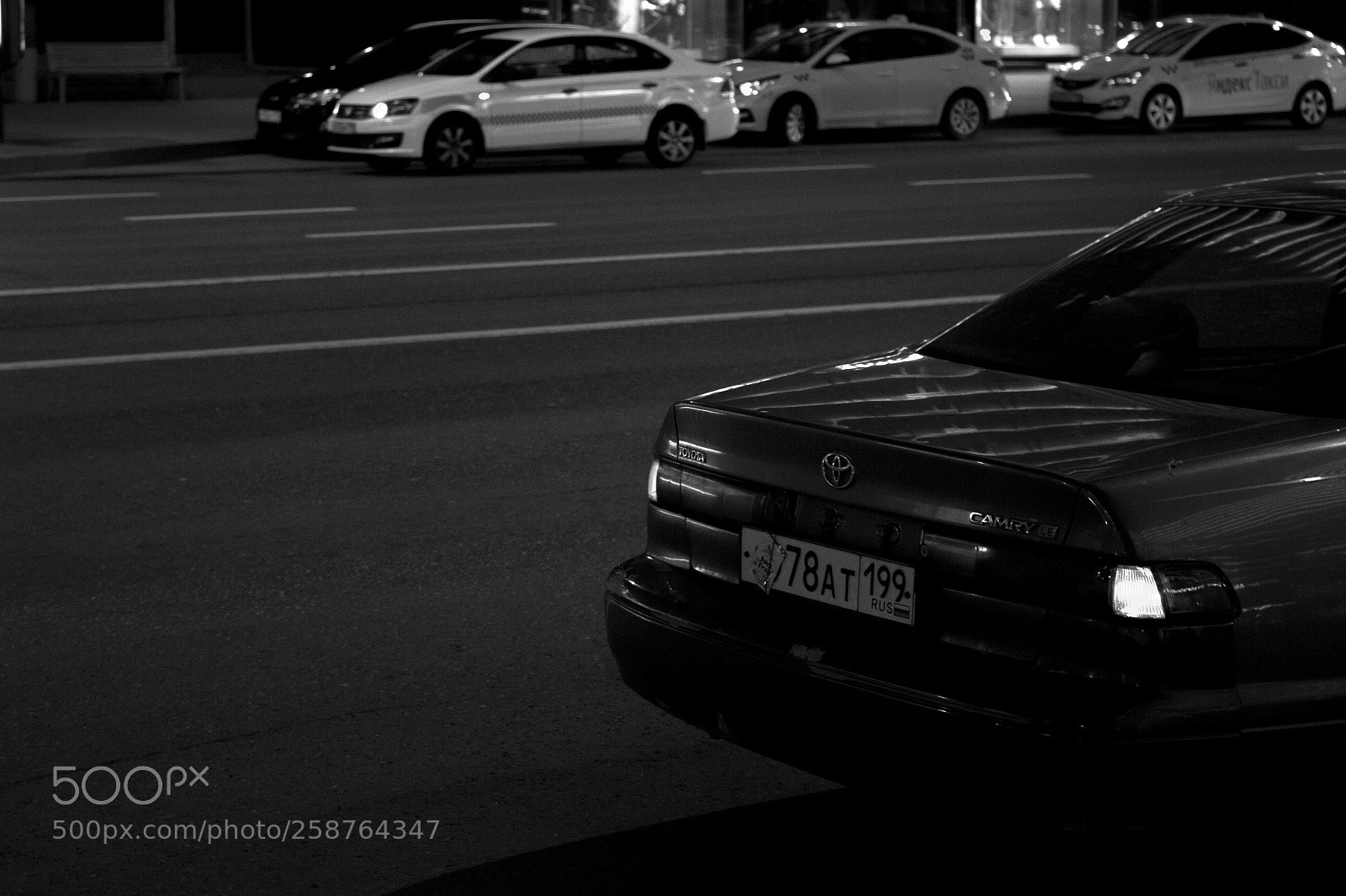 Canon EOS 100D (EOS Rebel SL1 / EOS Kiss X7) sample photo. Car light.  photography