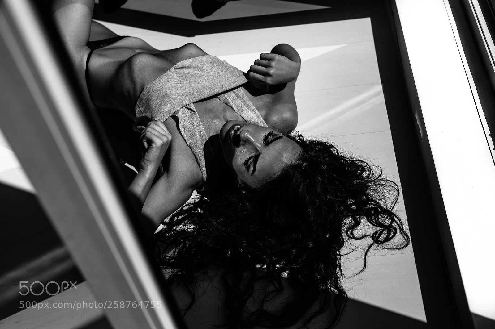 Canon EOS 6D sample photo. Woman and lights photography